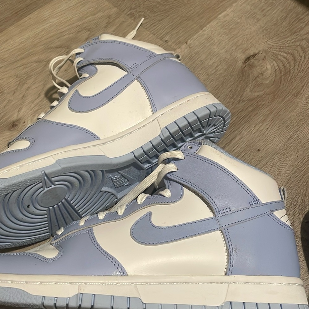 light blue nike hightop dunks